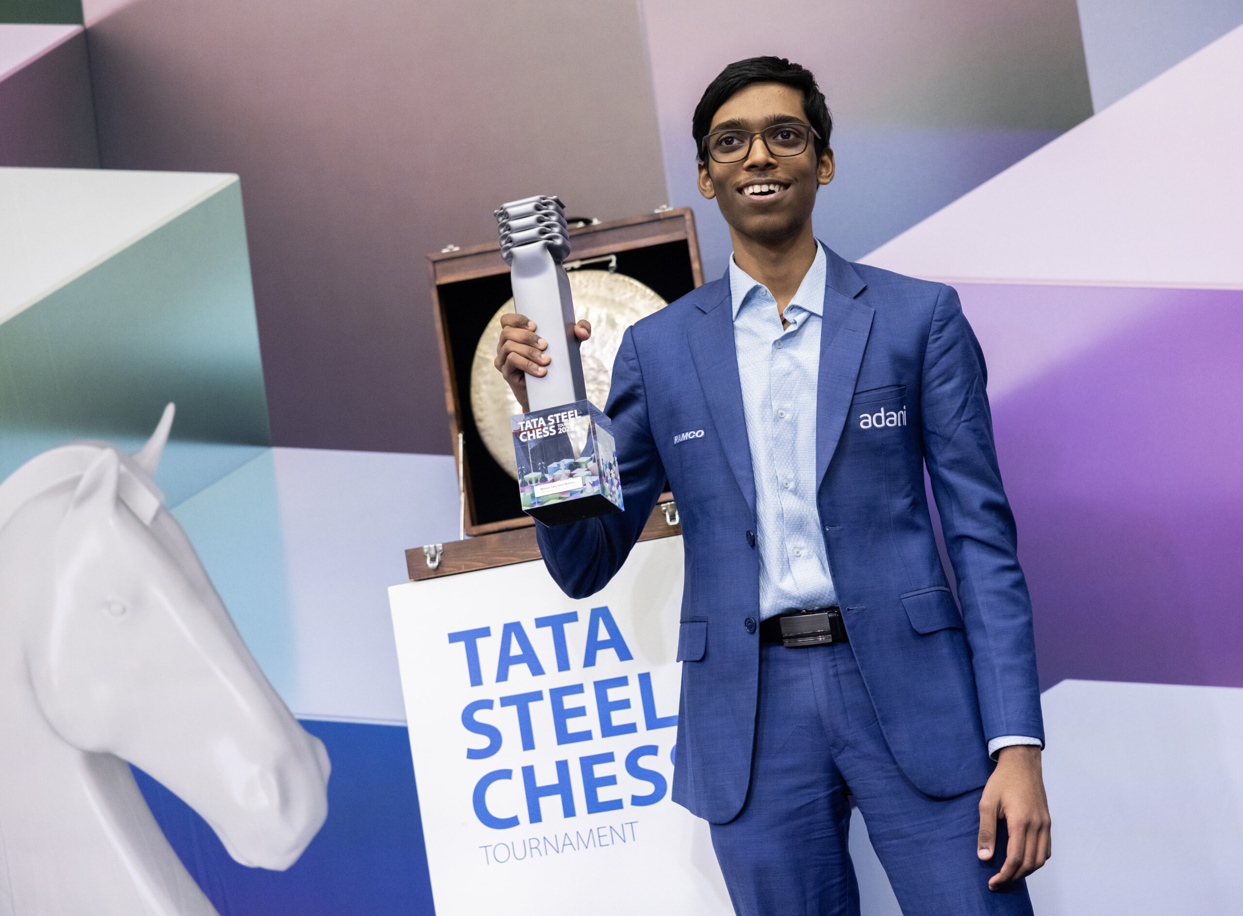 Winnaar Praggnanandhaa van het Tata Steel Chess 2025 (foto Jurriaan Hoefsmit)