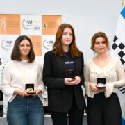 Eline Europees Kampioen blitz