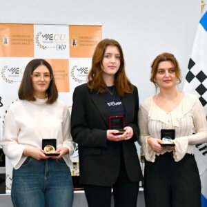 Eline Europees Kampioen blitz