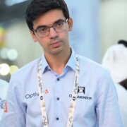 Anish Giri tijdens ronde 3 van de Schaakolympiade 2026 in Samarkand